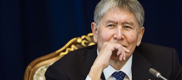 Президент Кыргызстана Алмазбек Атамбаев Президент Кыргызстана Алмазбек Атамбаев - Sputnik Ўзбекистон