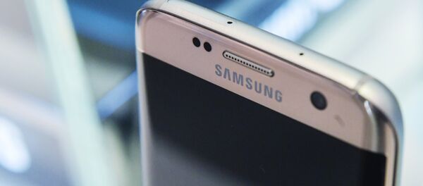 Телефон Samsung  - Sputnik Узбекистан