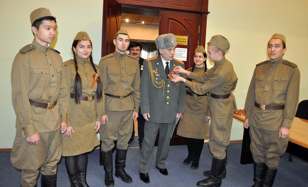 Георгий Константинович Жуков - Маршал Победы - это тема научной конференции, где активное участие приняли ученые, воссоздавшие образ маршала Жукова и его военные успехи.  - Sputnik Узбекистан