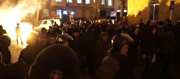 СПУТНИК_Столкновения фанатов ФК Манчестер Юнайтед и Заря перед матчем в Одессе - Sputnik Узбекистан