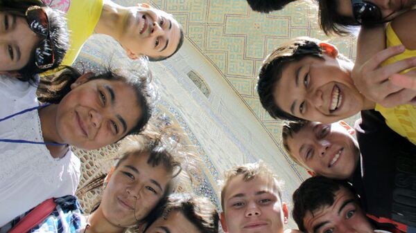 Молодежь, архивное фото - Sputnik Узбекистан