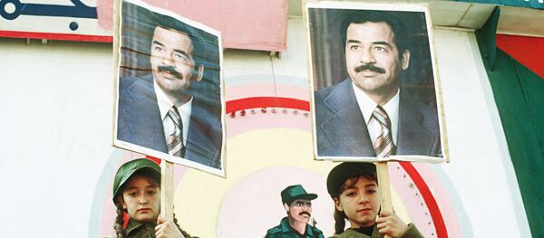 АҚШнинг Бағдоддаги элчихонаси олдида ўтказилган Америкага қарши намойиш, 1991 йил 15 январ АҚШнинг Бағдоддаги элчихонаси олдида ўтказилган Америкага қарши намойиш, 1991 йил 15 январ - Sputnik Ўзбекистон