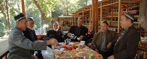 Чайхана в городе Чуст (Наманганская область) Чайхана в городе Чуст (Наманганская область) - Sputnik Ўзбекистон
