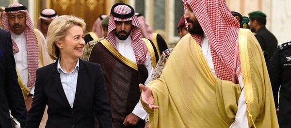 Министр обороны Германии Урсула фон дер Ляйен Министр обороны Германии Урсула фон дер Ляйен - Sputnik Узбекистан