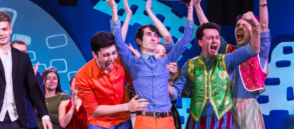 Команда Like победила в финале Высшей лиги КВН Узбекистана Команда Like победила в финале Высшей лиги КВН Узбекистана - Sputnik Узбекистан