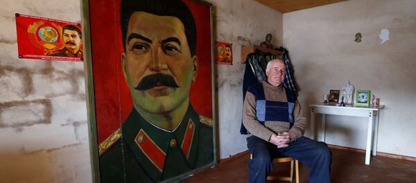Открылся фан-клуб Иосифа Сталина в Грузии - Sputnik Узбекистан