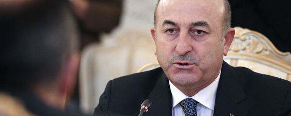 Глава МИД Турции Мевлют Чавушоглу на встрече с главой внешнеполитического ведомства РФ Сергеем Лавровым в Москве - Sputnik Ўзбекистон