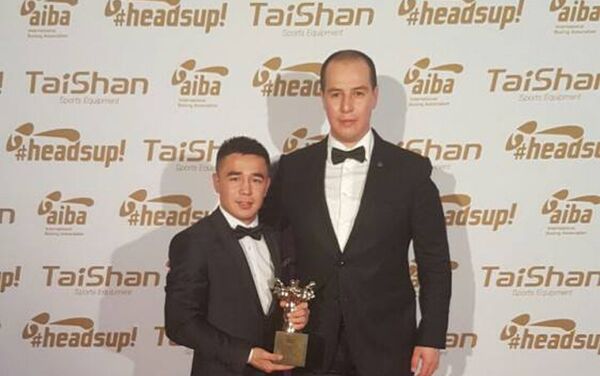 Хасанбой Дусматов награжден Международной ассоциацией любительского бокса (AIBA) призом Лучший боксер года - Sputnik Узбекистан
