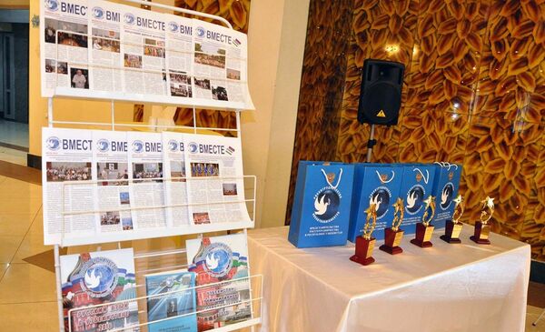 Подарки представителям СМИ за активное освещение деятельности Россотрудничества - Sputnik Узбекистан