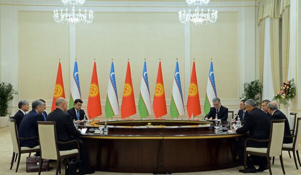 Переговоры Шавката Мирзиёева и Алмазбека Атамбаева - Sputnik Узбекистан