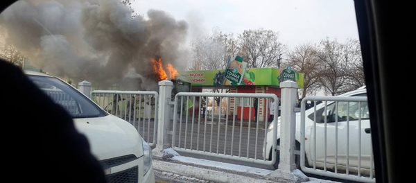 Тошкентда яна Мерседес автобуси ёниб кетди Тошкентда яна Мерседес автобуси ёниб кетди - Sputnik Ўзбекистон