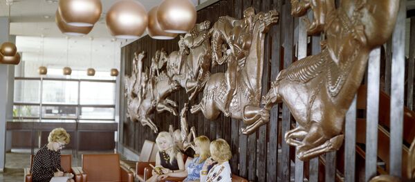 В вестибюле гостиницы Бухара В вестибюле гостиницы Бухара - Sputnik Узбекистан