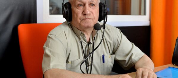 Композитор Эдуард Ханок на радио Sputnik Беларусь Композитор Эдуард Ханок на радио Sputnik Беларусь - Sputnik Узбекистан