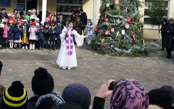 Новогодняя сказка в поселке Сулим - Sputnik Узбекистан
