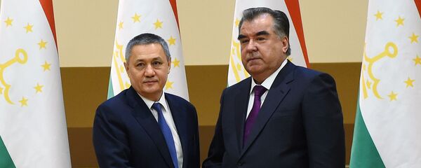 Встреча Эмомали Рахмона с премьер-министром Узбекистана Рустамом Азимовым - Sputnik Узбекистан