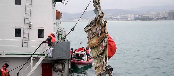 Поисковые работы в районе крушения ТУ-154 Минобороны РФ - Sputnik Узбекистан