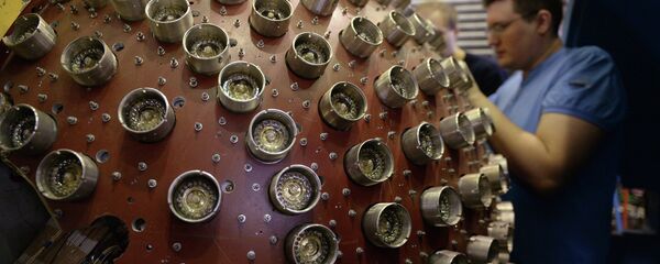 Коллайдеры в институте ядерной физики в Новосибирске Коллайдеры в институте ядерной физики в Новосибирске - Sputnik Узбекистан