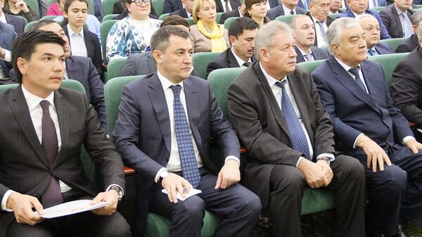 Алишер Султанов на заседании генассамблеи Национального олимпийского комитета Алишер Султанов на заседании генассамблеи Национального олимпийского комитета - Sputnik Узбекистан