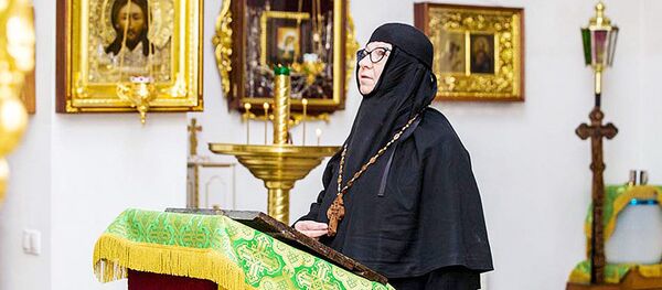 Настоятельница Cвято-Ксениевского монастыря (Борисовский район, Минская область) матушка Василиcса Настоятельница Cвято-Ксениевского монастыря (Борисовский район, Минская область) матушка Василиcса - Sputnik Узбекистан