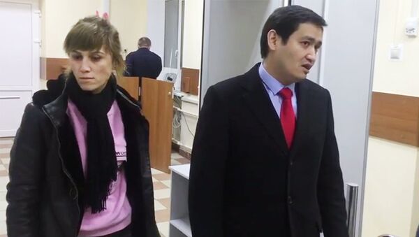 Nilufar Mamasaidova i advokat Baxrom Ismailov - Sputnik O‘zbekiston