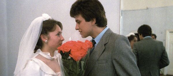 Жених и невеста Жених и невеста - Sputnik Ўзбекистон