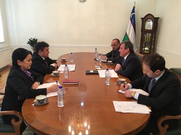 встреча посла КР в Узбекистане Д.Сыдыкова с хокимом г. Ташкента Р.Усмановым - Sputnik Узбекистан