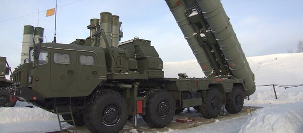 СПУТНИК_Небо под контролем: в Подмосковье развернулись комплексы ЗРС С-400 Триумф СПУТНИК_Небо под контролем: в Подмосковье развернулись комплексы ЗРС С-400 Триумф - Sputnik Ўзбекистон