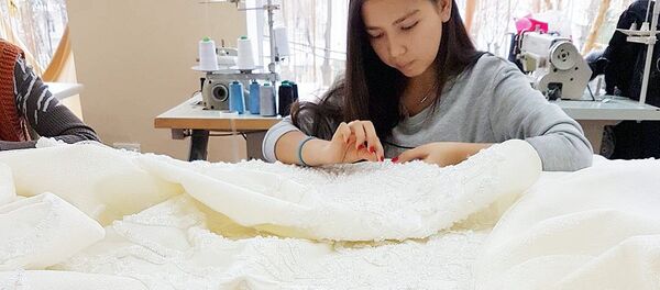 Платье, изготовленное дизайнером Шахзодой Мухаммедовой - Sputnik Узбекистан