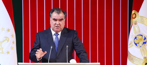 Президент Таджикистана Эмомали Рахмон Президент Таджикистана Эмомали Рахмон - Sputnik Ўзбекистон