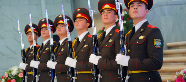 Шавкат Мирзиёев наградил защитников Родины - Sputnik Узбекистан