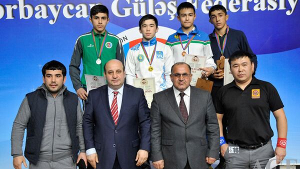 Борцы из Узбекистана на турнире в Азербайджане - Sputnik Узбекистан