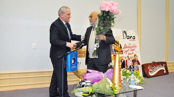 Творческий вечер народного артиста СССР кинорежиссера Шухрата Аббасова - Sputnik Узбекистан