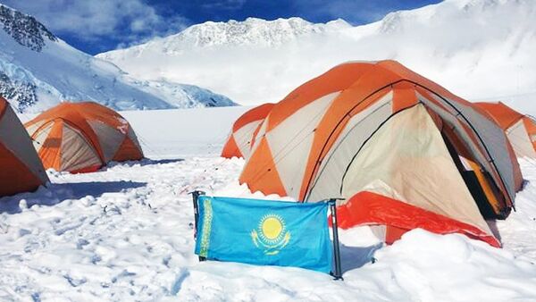 Палатки участников КазГео в Антарктиде - Sputnik Узбекистан