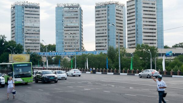 На одной из улиц города Ташкента - Sputnik Узбекистан
