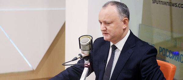 Президент Молдавии Игорь Додон во время интервью генеральному директору МИА Россия сегодня Дмитрию Киселеву в пресс-центре МИА Россия сегодня Президент Молдавии Игорь Додон во время интервью генеральному директору МИА Россия сегодня Дмитрию Киселеву в пресс-центре МИА Россия сегодня - Sputnik Узбекистан