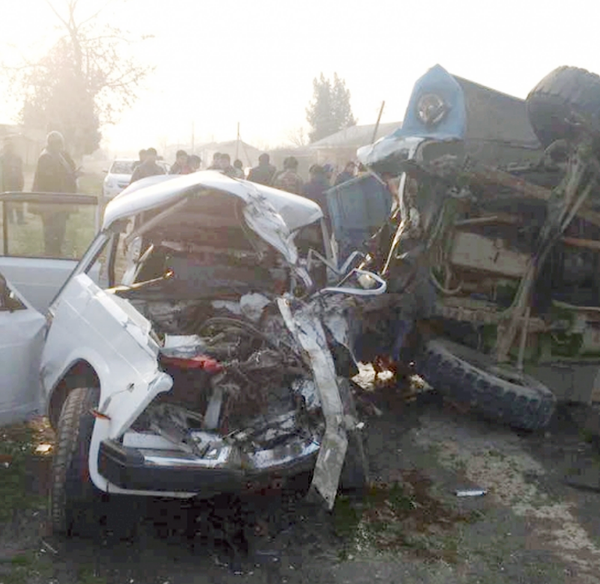 ДТП близ Янгиюля унесло жизнь двух человек - Sputnik Узбекистан