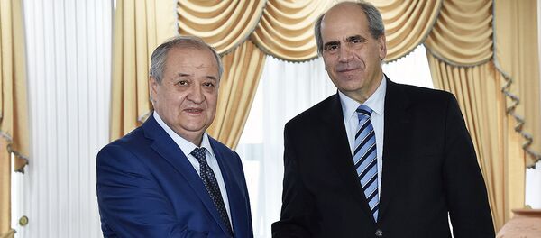 Абдулазиз Камилов и Питер Буриан Абдулазиз Камилов и Питер Буриан - Sputnik Ўзбекистон