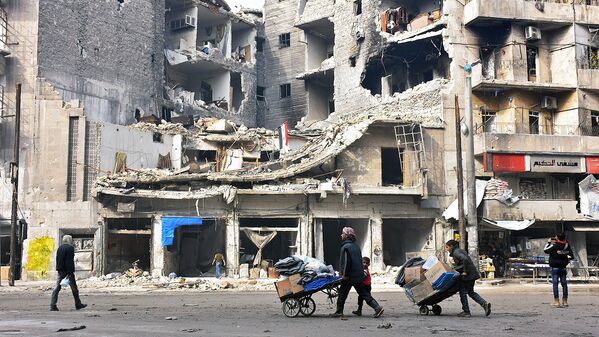 Мирные жители в Алеппо возвращаются в свои дома - Sputnik Узбекистан