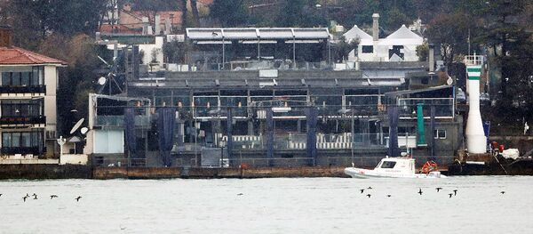 Вид на ночной клуб Reina со стороны моря Вид на ночной клуб Reina со стороны моря - Sputnik Узбекистан