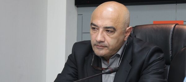 Политолог Тофик Аббасов Политолог Тофик Аббасов - Sputnik Узбекистан