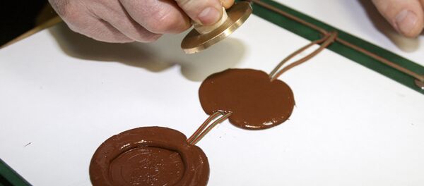 Скрепление печатями Скрепление печатями - Sputnik Ўзбекистон