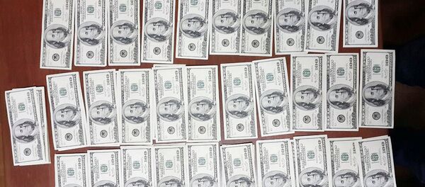Фальшивые доллары - Sputnik Узбекистан