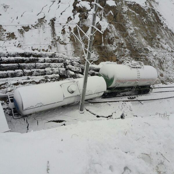 Gruzovoy poyezd na perevale Kamchik - Sputnik O‘zbekiston