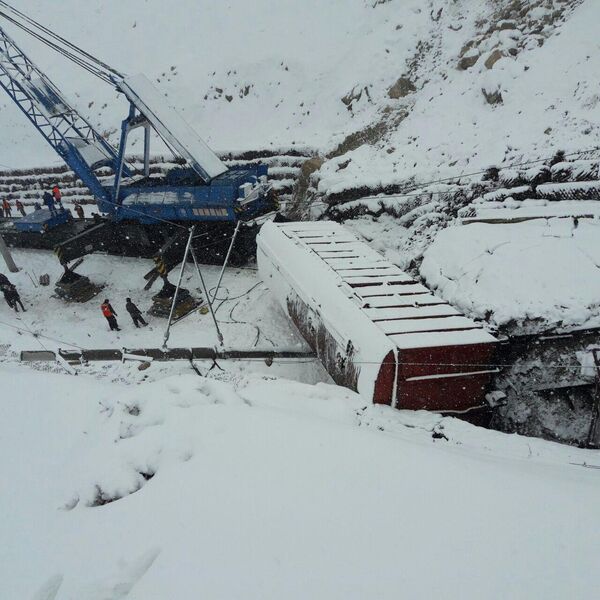 Gruzovoy poyezd na perevale Kamchik - Sputnik O‘zbekiston