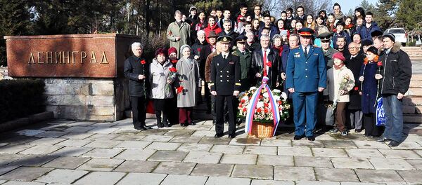 Патриотическая акция в Ташкенте, посвященная 73-й годовщине полного освобождения Ленинграда от фашистской блокады Патриотическая акция в Ташкенте, посвященная 73-й годовщине полного освобождения Ленинграда от фашистской блокады - Sputnik Узбекистан