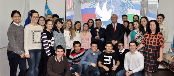 В Россотрудничестве отметили юбилей автора учебника по истории Узбекистана В Россотрудничестве отметили юбилей автора учебника по истории Узбекистана - Sputnik Узбекистан