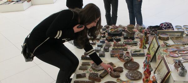 Выставка ремесленников в рамках фестиваля Мир глазами студента Выставка ремесленников в рамках фестиваля Мир глазами студента - Sputnik Ўзбекистон