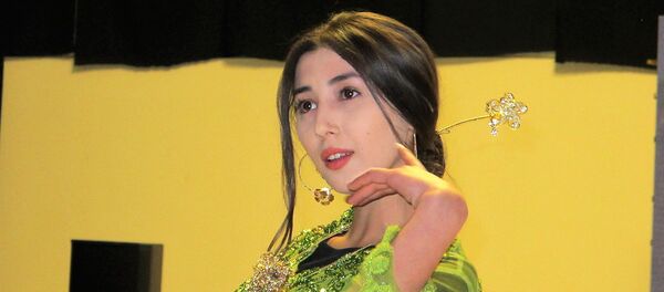 Показ мод на фестивале Мир глазами творчества в Ташкенте - Sputnik Узбекистан