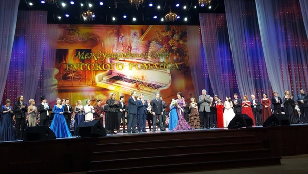 Певцы из Узбекистана выступили на «Романсиаде» в Кремле - Sputnik Узбекистан
