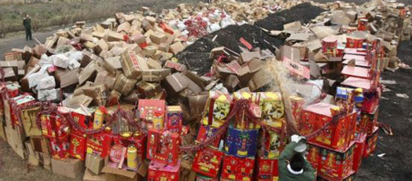 Уничтожение конфискованной пиротехники - Sputnik Узбекистан